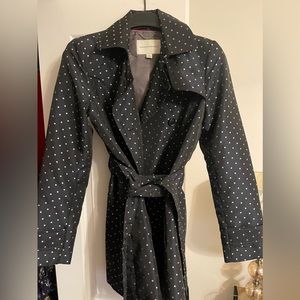 Banana Republic lightweight trench with belt. Navy polka dot with pink lining.